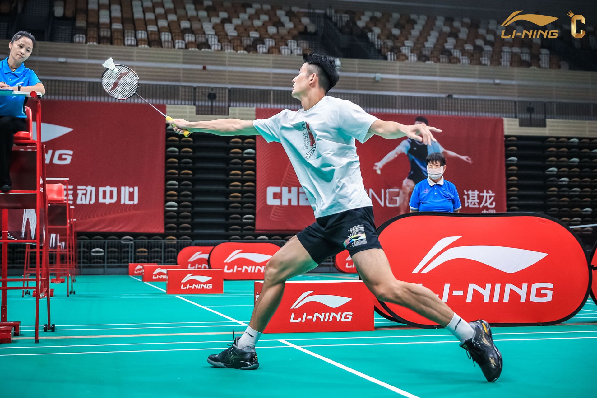 法国羽毛球队翻盘中国羽毛球队,谌龙制霸全场的简单介绍 法国羽毛球队翻盘中国羽毛球队,谌龙制霸全场的简单介绍