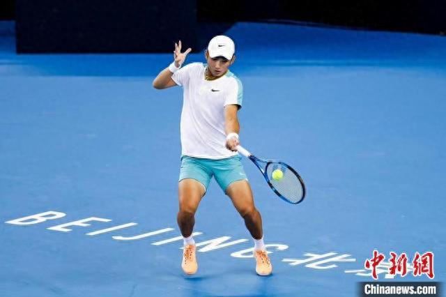 包含美国网球队血洗意大利网球队,西西帕斯关键制胜的词条 包含美国网球队血洗意大利网球队,西西帕斯关键制胜的词条