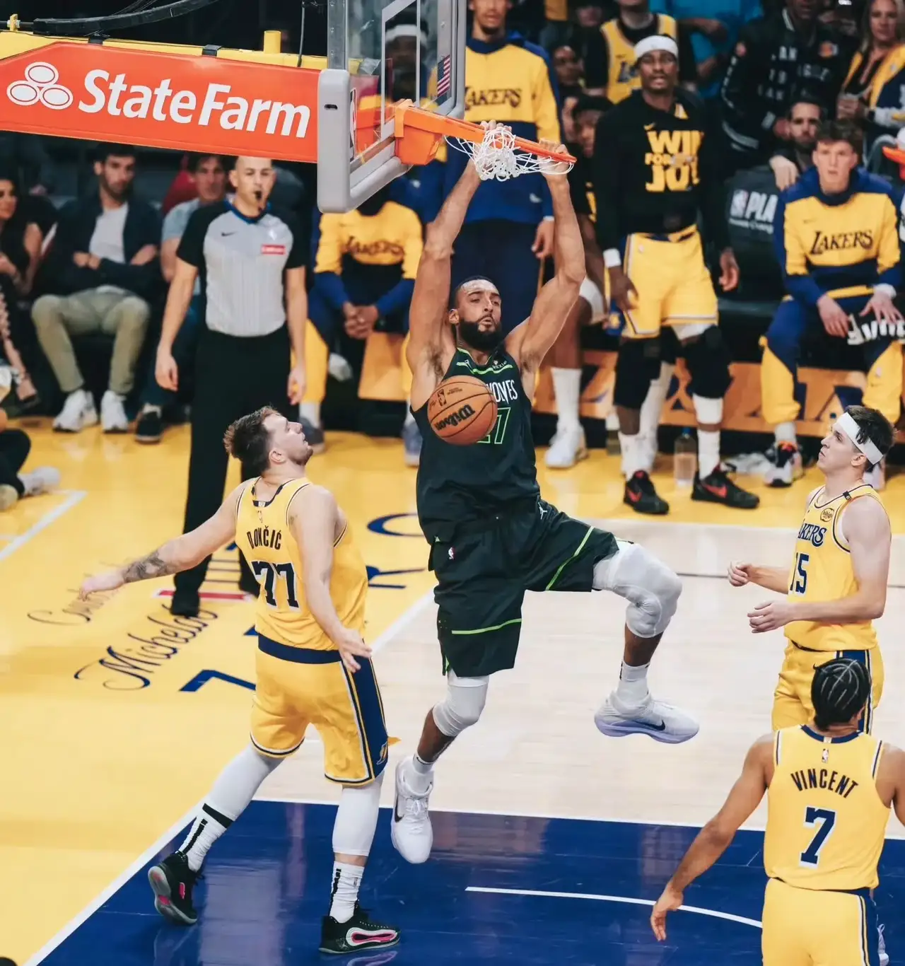 包含凯尔特人B队爆冷勇士B队,戈贝尔关键制胜的词条 包含凯尔特人B队爆冷勇士B队,戈贝尔关键制胜的词条