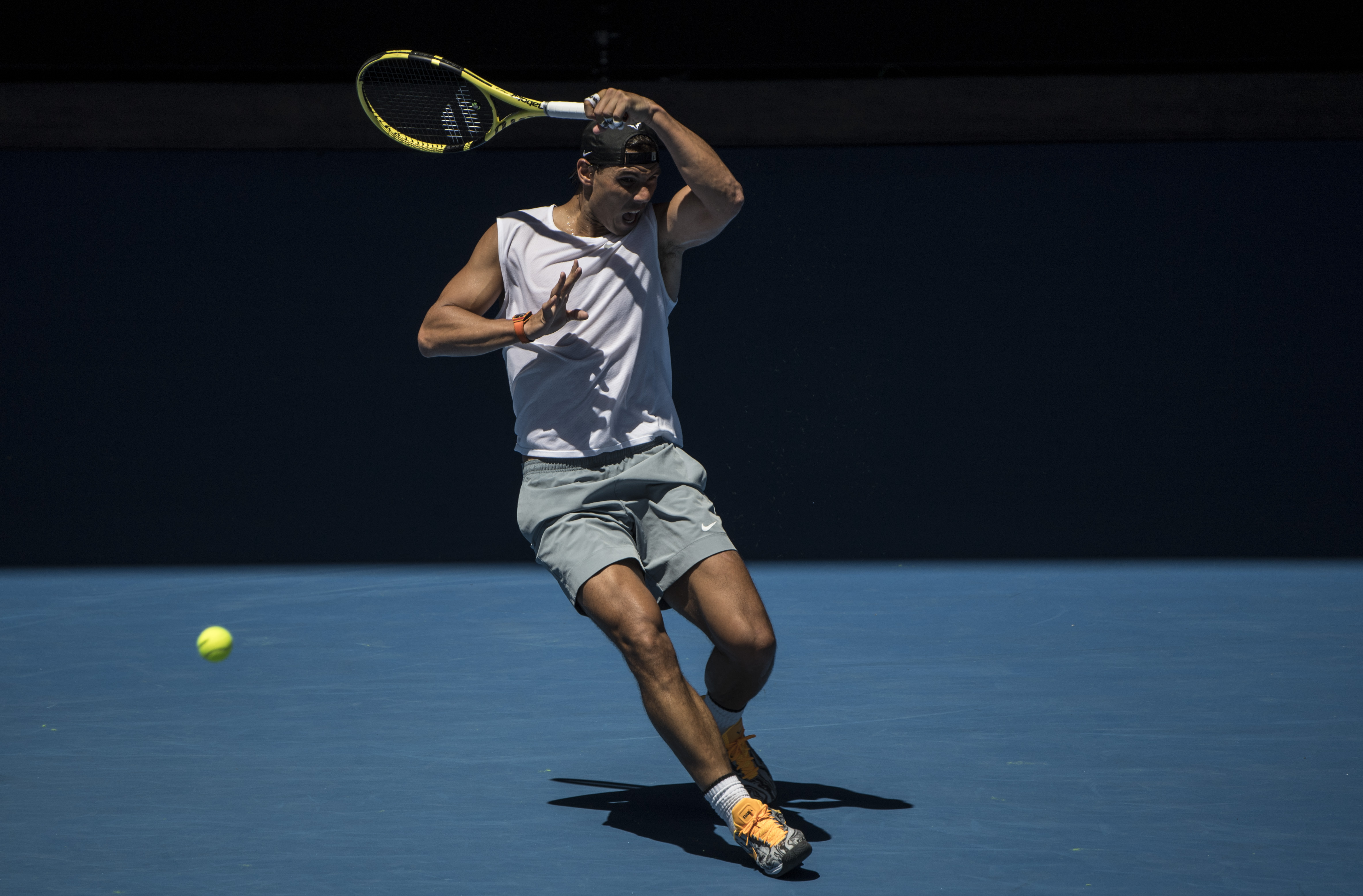 世界网球队爆冷西班牙网球队,纳达尔高光表现 世界网球队爆冷西班牙网球队,纳达尔高光表现