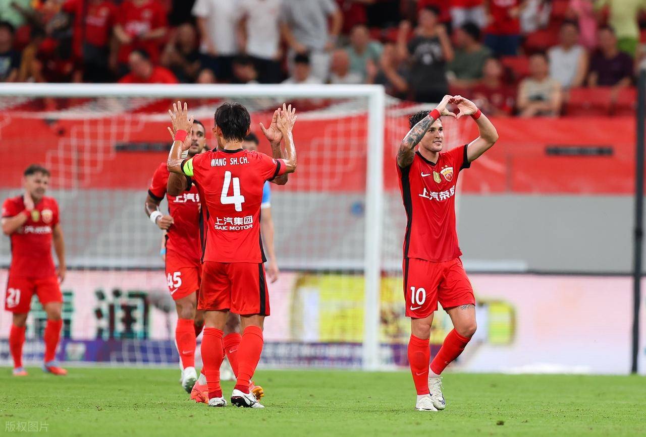 卓尔客场大胜,重返中超争冠集团的简单介绍 卓尔客场大胜,重返中超争冠集团的简单介绍