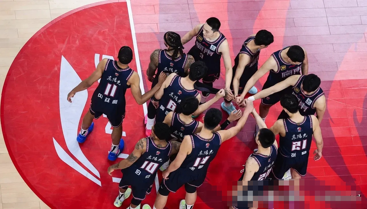 比赛紧张激烈,场上对抗让人血脉贲张的简单介绍 比赛紧张激烈,场上对抗让人血脉贲张的简单介绍