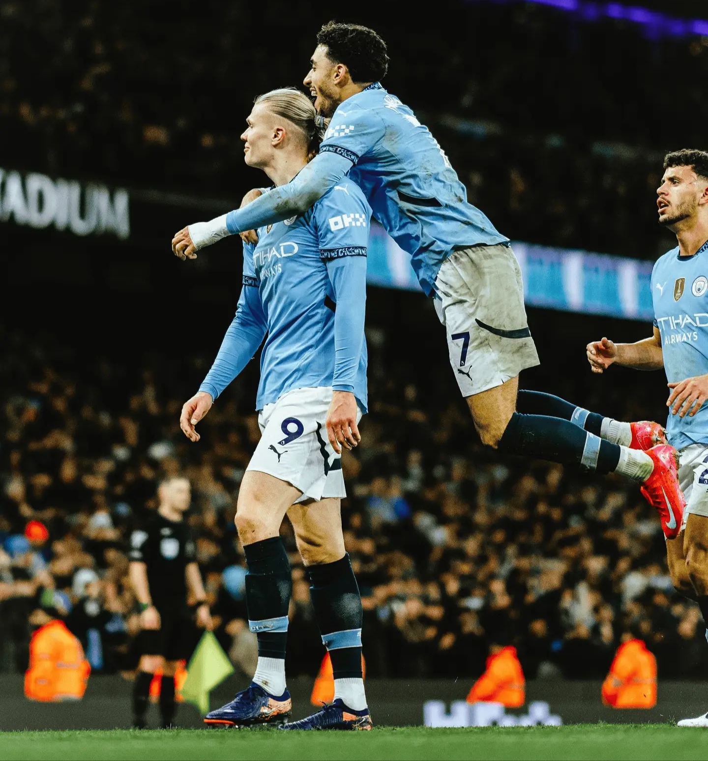 曼城双杀对手,强势晋级淘汰赛的简单介绍 曼城双杀对手,强势晋级淘汰赛的简单介绍