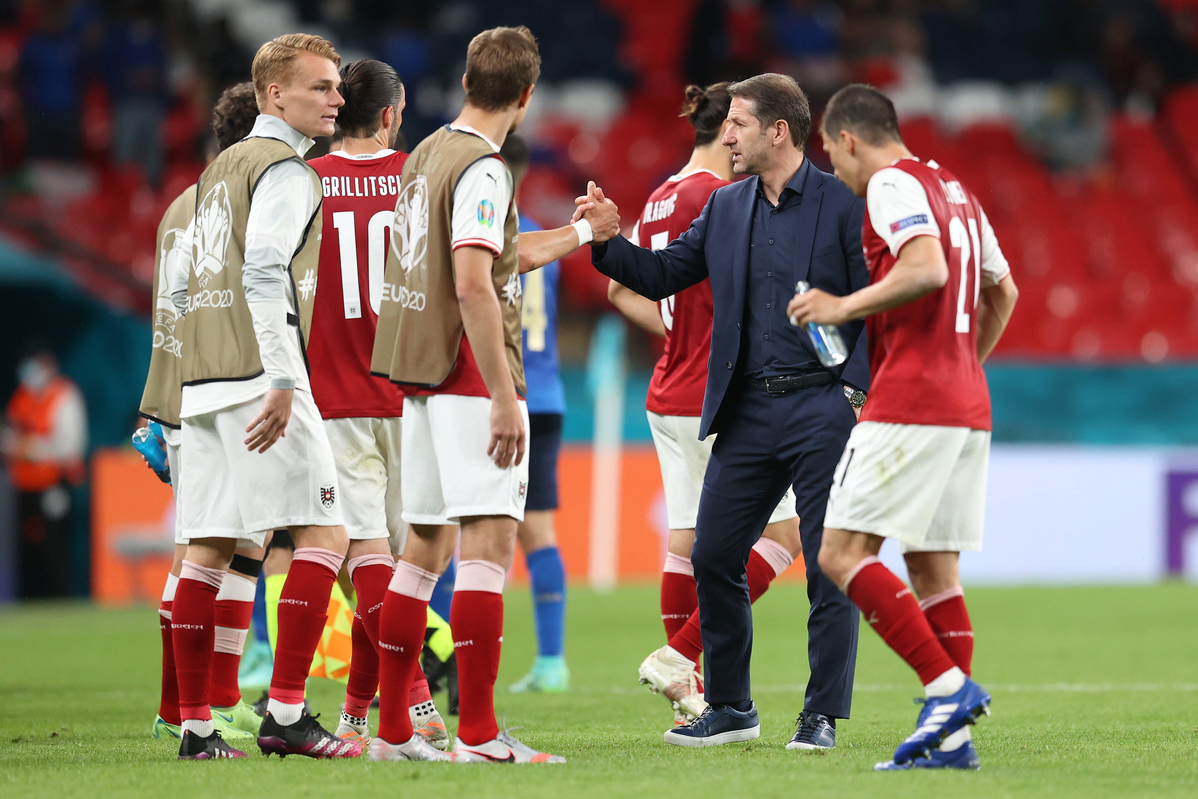 欧国联赛场华丽启幕,球迷热情高涨 欧国联赛场华丽启幕,球迷热情高涨