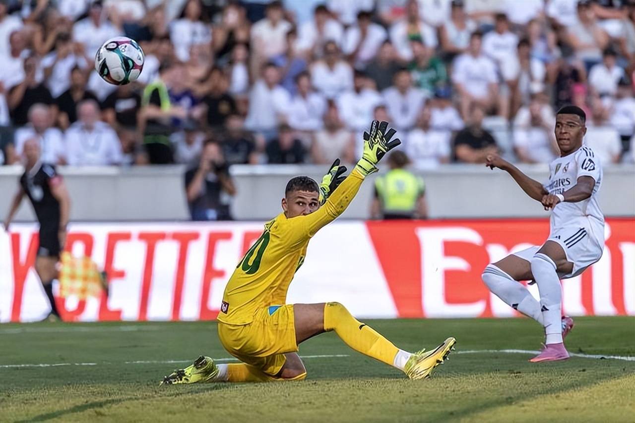 关于伯纳乌爆发球迷冲突事件,皇马主帅紧急回应的信息 关于伯纳乌爆发球迷冲突事件,皇马主帅紧急回应的信息