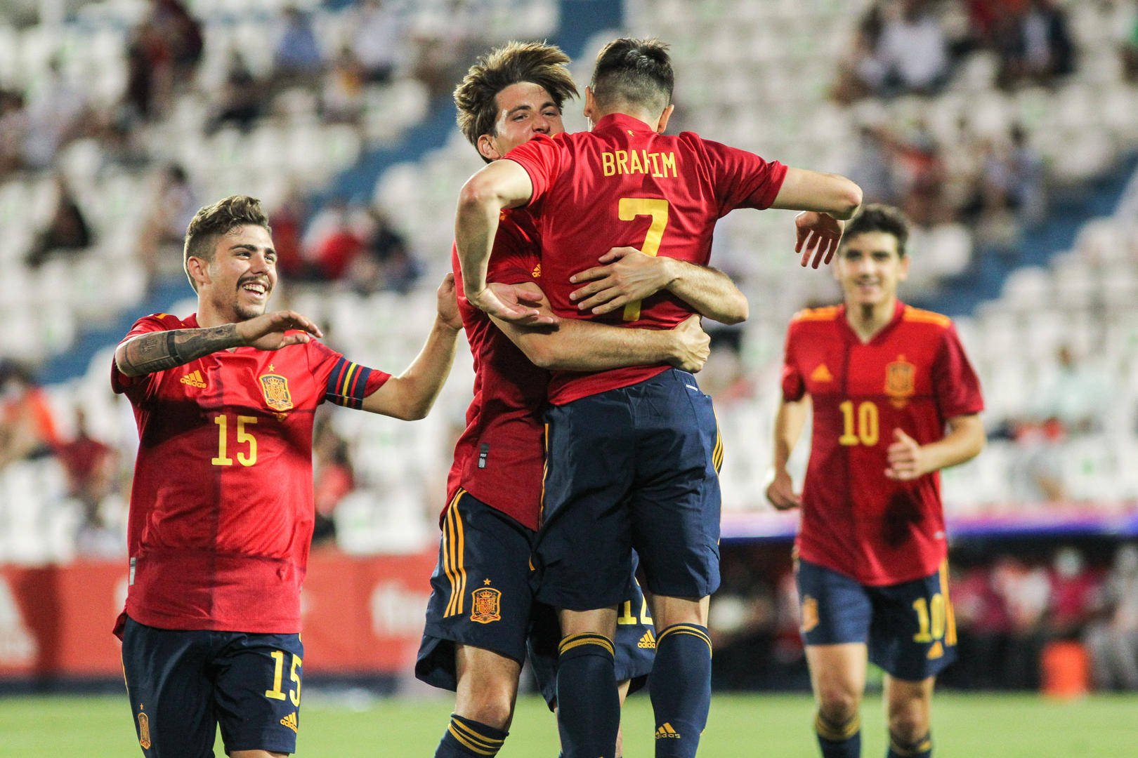 西班牙挑战波兰,欧国联赛事火爆展开的简单介绍 西班牙挑战波兰,欧国联赛事火爆展开的简单介绍