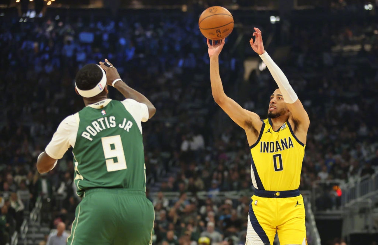 包含雄鹿主场告捷马刺,米德尔顿砍下全队最高分的词条 包含雄鹿主场告捷马刺,米德尔顿砍下全队最高分的词条