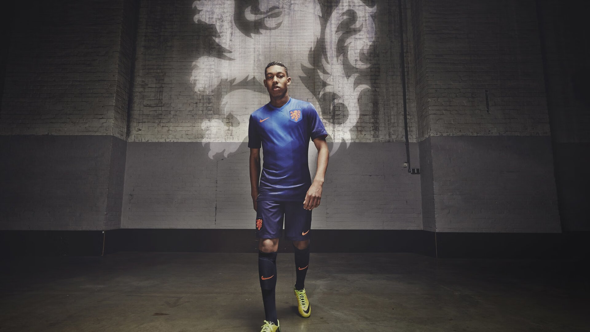 F1新赛季揭幕战焦点战,挪威新星闪耀,尼日利亚车队策略完胜